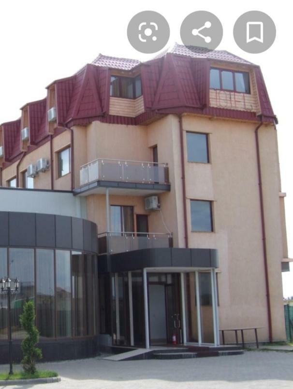 Plaisir Hotel Ploiesti Bagian luar foto