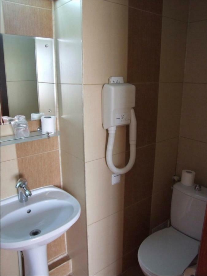 Plaisir Hotel Ploiesti Bagian luar foto